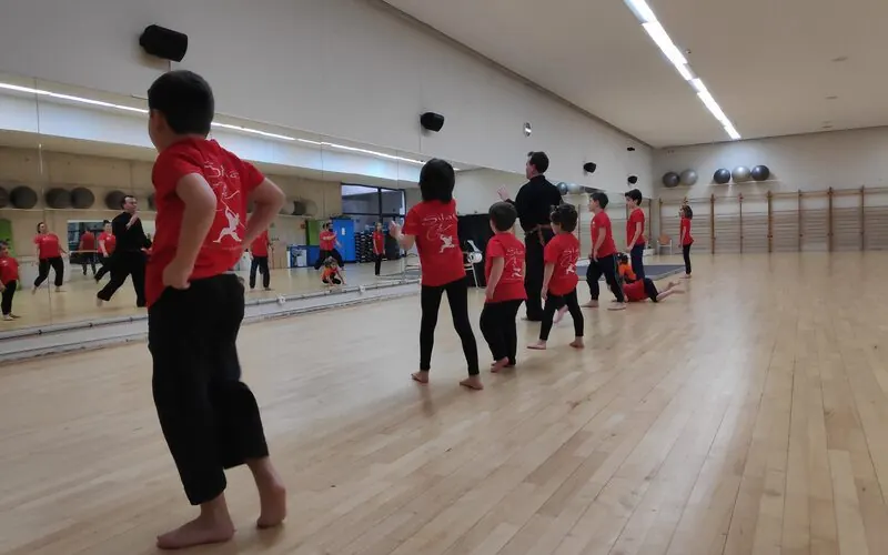 Clase infantil de Pencak Silat en Galdakao